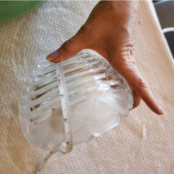 Anna Hutte Vintage Crystal 7" Diameter Floral Designed Funnel Exquisite 4"H Dish - Picture 8 of 8